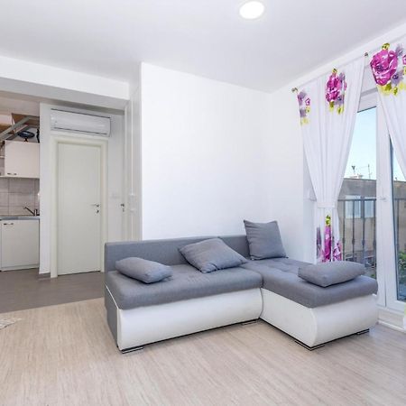 Gorgeous Apartment In Omis With Kitchen Dış mekan fotoğraf