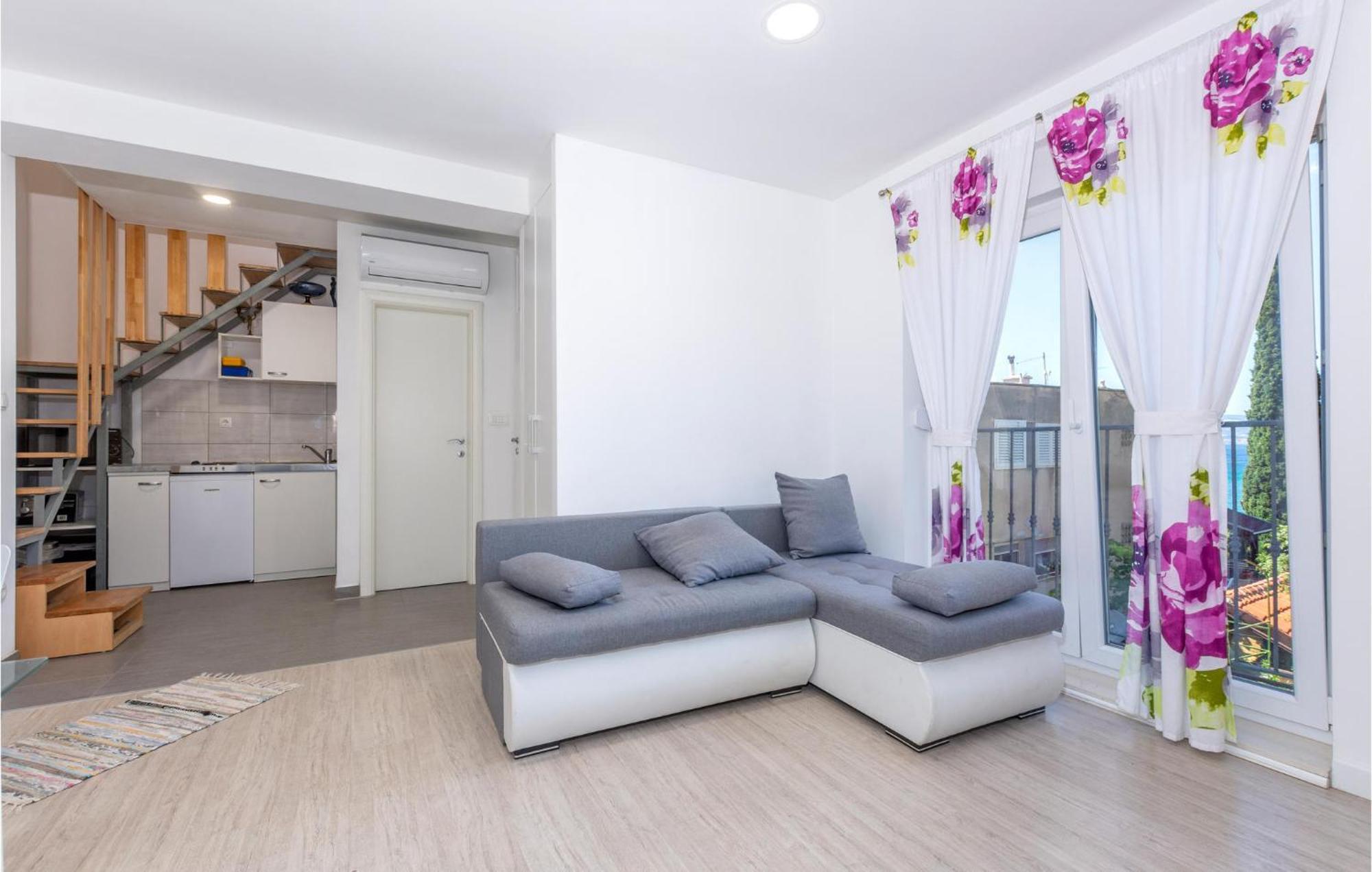 Gorgeous Apartment In Omis With Kitchen Dış mekan fotoğraf